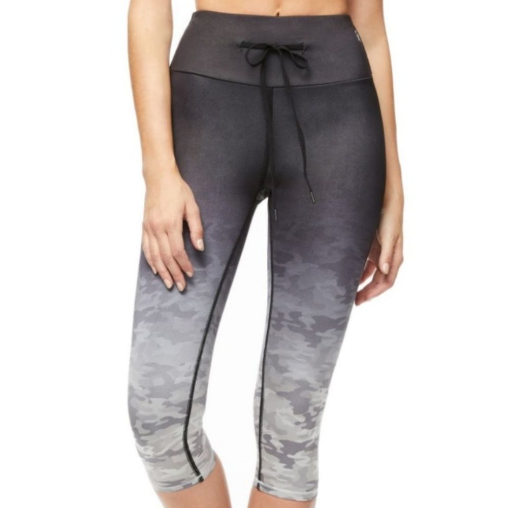 High-Waist Gray Ombre Camo Capris Leggings